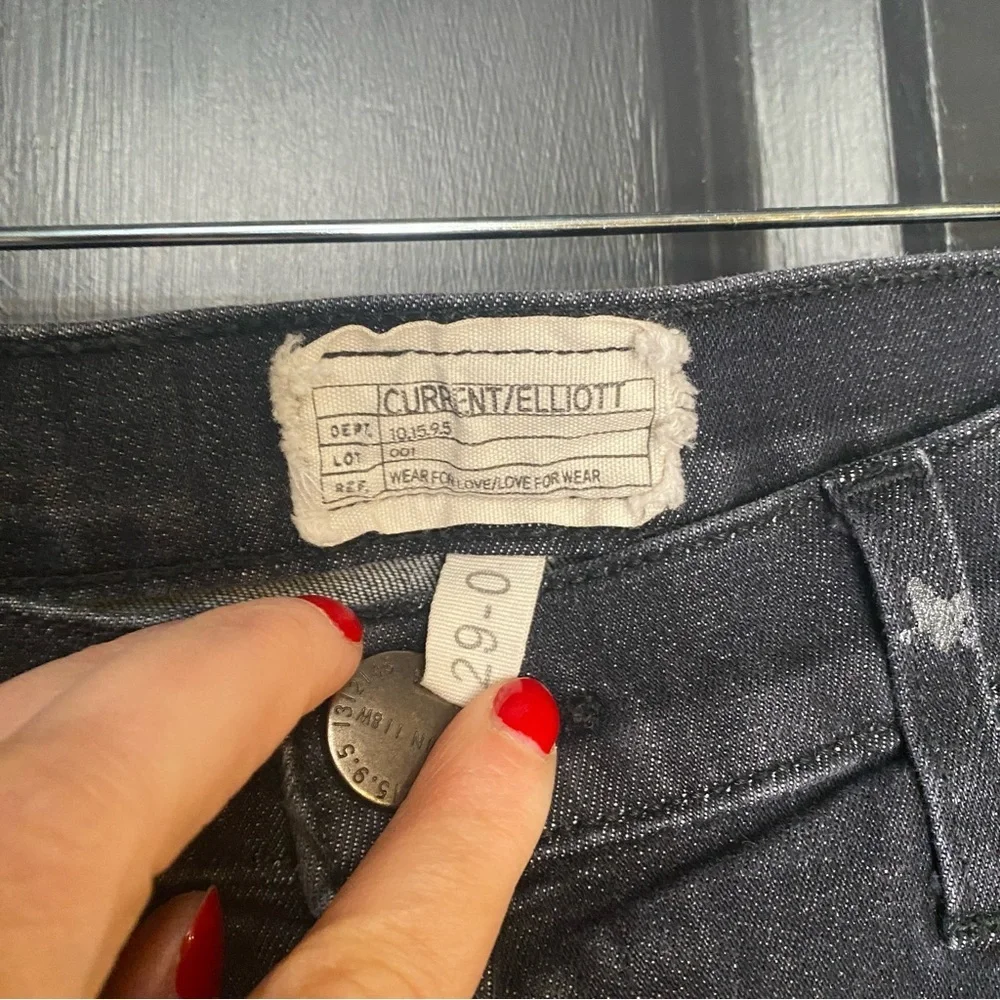 Current/Elliott The Stiletto Jean in Washed Black Mini Star Print Size 29